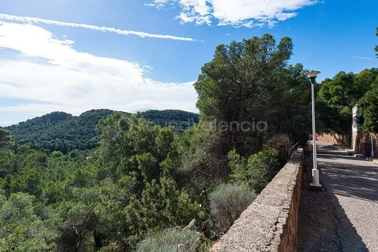 Terrain constructible à Naquera avec de belles vues