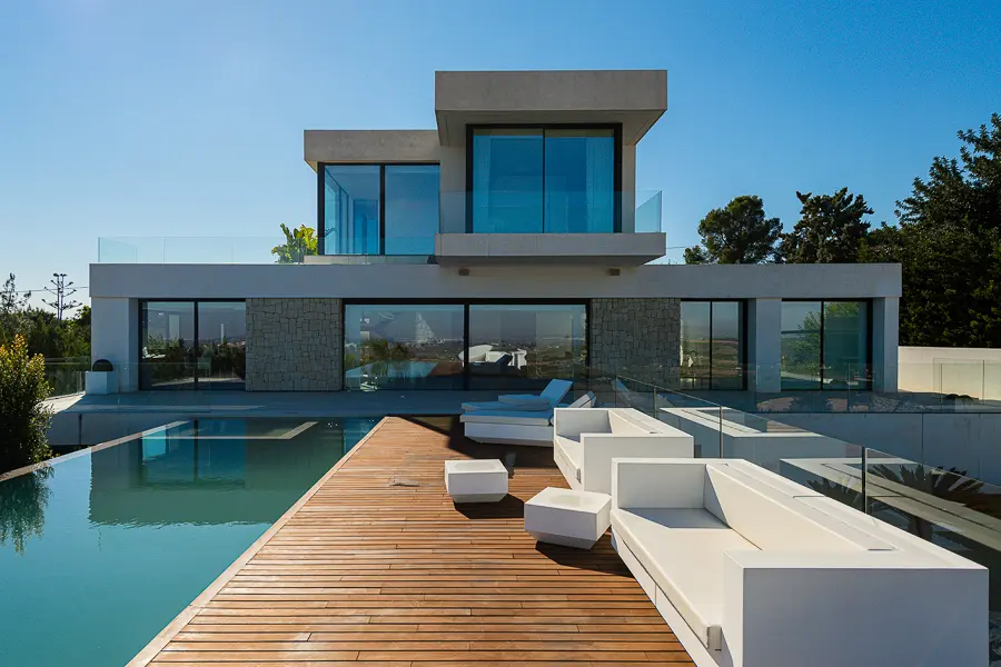 Belle villa moderne avec des vues inimaginables à San Cristobal Alberic.