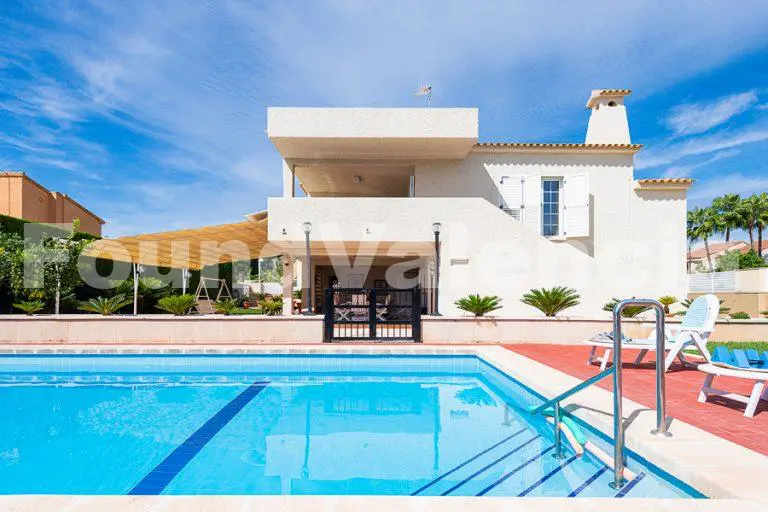 Maison de luxe sur l’une des plages les plus recherchées de Valence.