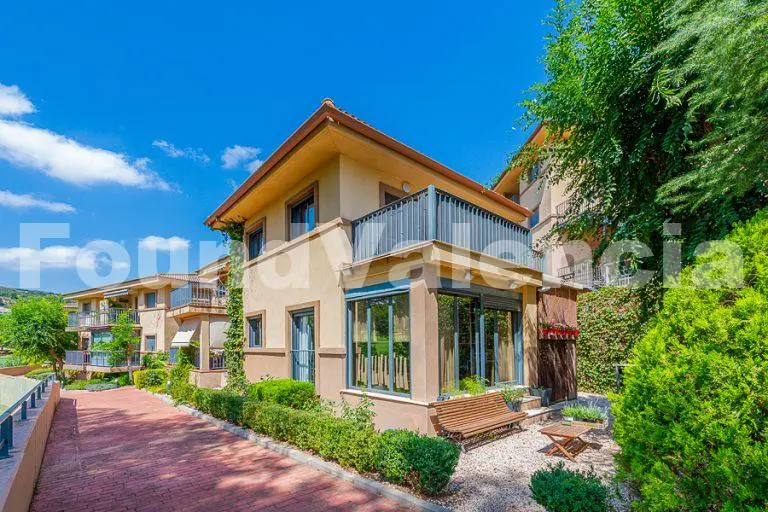 Maison familiale avec vue sur le terrain de golf El Bosque-Valencia