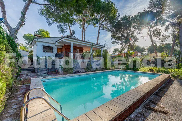 Chalet à Rénover à La Eliana, Valence – Opportunité Unique