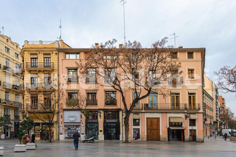 Bureau à Louer avec Vue Exclusive sur les Tours de Serrano