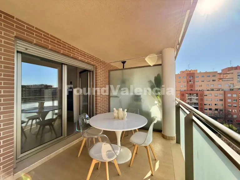 MAGNIFIQUE APPARTEMENT EN LOCATION COURT TERME AVEC TERRASSE ET PISCINE