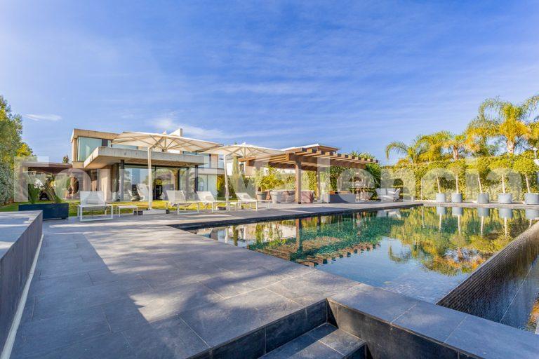 VILLA DE PRESTIGE EN PREMIÈRE LIGNE DU GOLF, VALENCIA.
