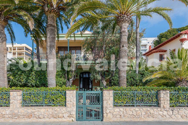 Villa Exclusive en Bord de Mer à Benicàssim – Une Opportunité Rare