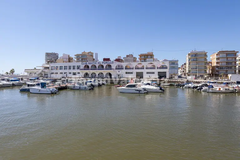 Penthouse avec Terrasse et Vue sur la Mer à El Perellonet, Valence