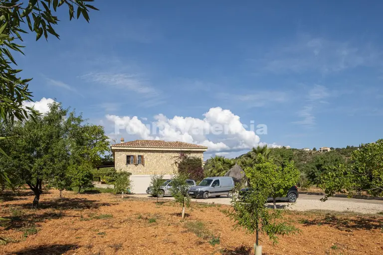 Magnifique propriété de 14 000 m² à Chiva, Valence