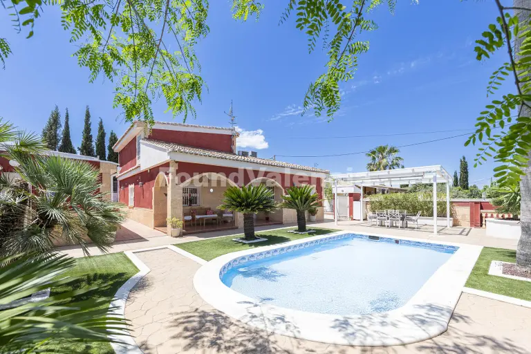 Villa Indépendante Exclusive avec Vue sur la Sierra Calderona à Bétera