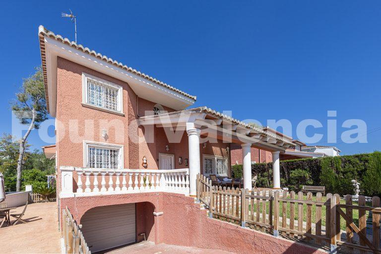 Villa indépendante avec jardin et piscine à La Cañada