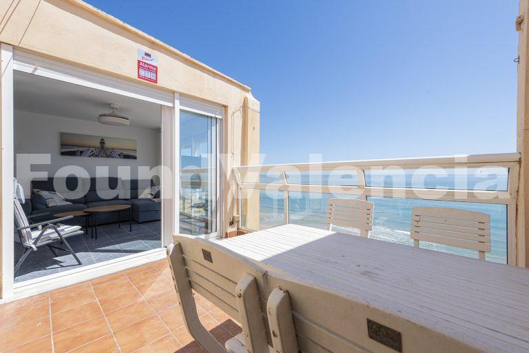 Penthouse avec Terrasse et Vue sur la Mer à El Perellonet, Valence