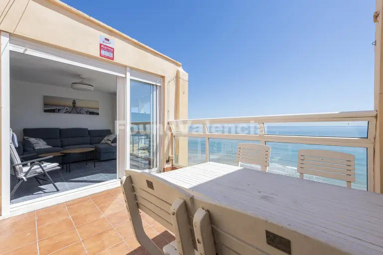 Penthouse avec Terrasse et Vue sur la Mer à El Perellonet, Valence