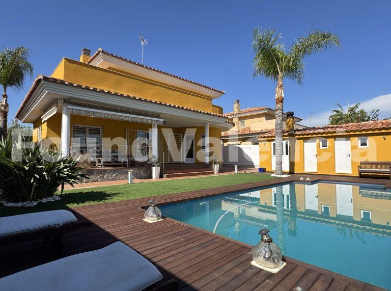 Villa Individuelle près de l’IALE et du Métro — Confort, Lumière et Emplacement Idéal 8 Villa Individuelle près de l’IALE et du Métro — Confort, Lumière et Emplacement Idéal