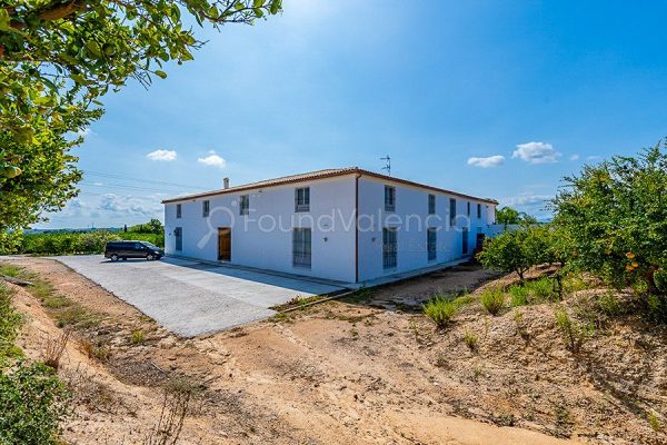 Ferme spectaculaire à vendre à 20 minutes de la ville de Valence