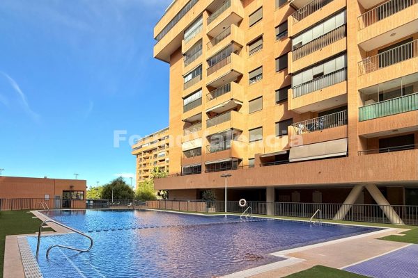 Appartement Spacieux en Rez-de-chaussée à La Patacona avec Parking et Terrasses